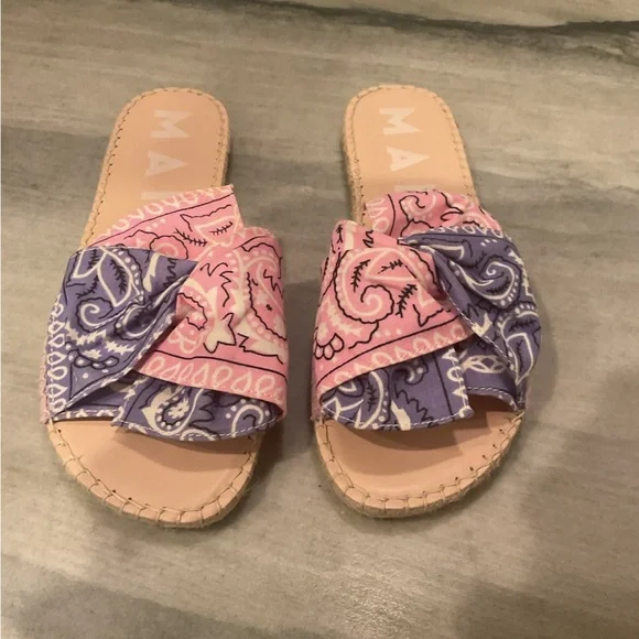 Manebi Paisley Women's Sandals - Picture 1 of 7